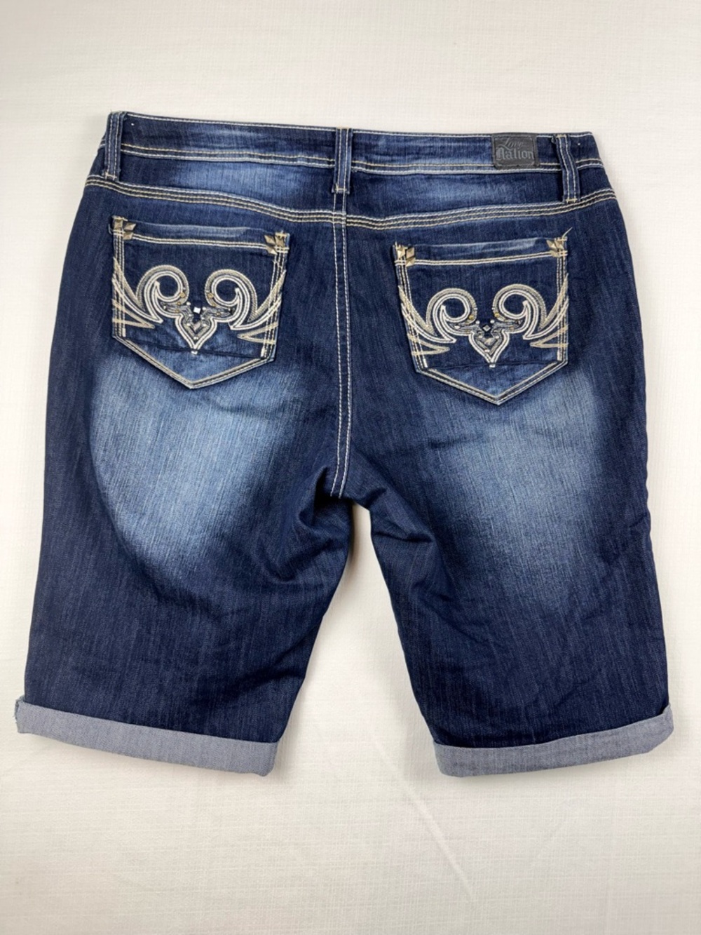 Love Nation Jean Bermuda Shorts Womens Size 16 Denim Blue Embroidered POCKET